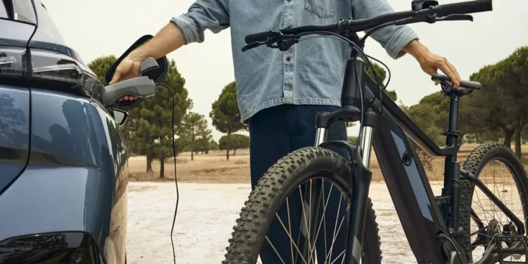 Peugeot muscle son offre électrique avec le préchauffage de batterie et la fonction V2L