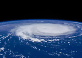 Vents, houle puis pluies : l’ex-ouragan Gabrielle s’invite dans les prévisions européennes