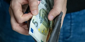 « Conservez de l’argent liquide » : pourquoi la Banque centrale européenne recommande de garder des espèces chez vous