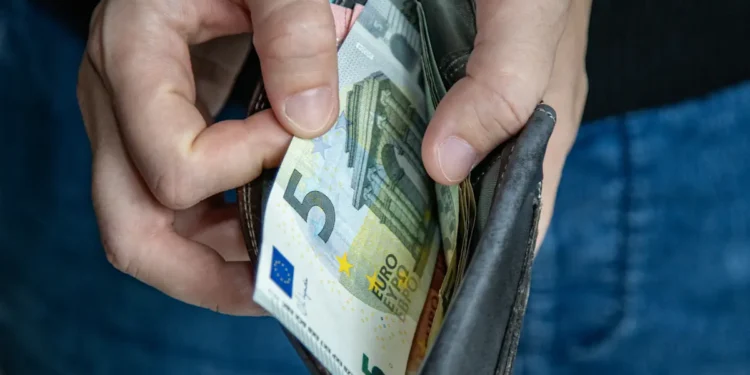 « Conservez de l’argent liquide » : pourquoi la Banque centrale européenne recommande de garder des espèces chez vous