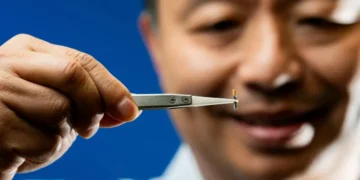 Une étiquette minuscule pour un poisson "indéchiffrable" remporte le prix 2025 R&D 100