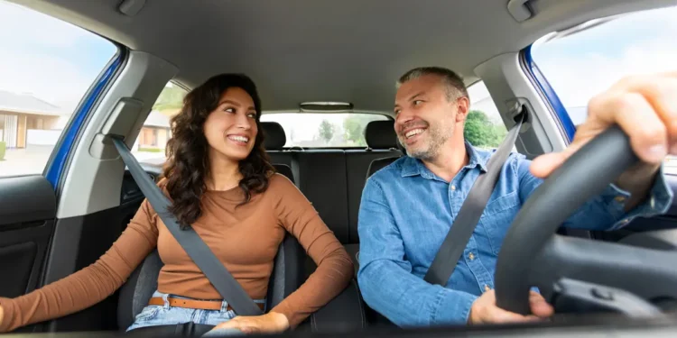 Voiture électrique : le leasing social relancé pour 50 000 foyers modestes à moins de 200 euros par mois