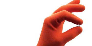 PENTA lance TOUCH-E, le gant isolant qui révolutionne la sécurité des interventions électriques