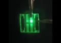 Un prototype de diode électroluminescente aussi fine que du papier peint - qui brille comme le soleil