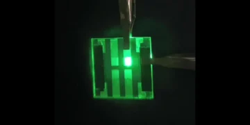 Un prototype de diode électroluminescente aussi fine que du papier peint - qui brille comme le soleil