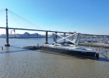 Le Neoliner Origin entre dans l’histoire en devenant le plus grand cargo à voiles