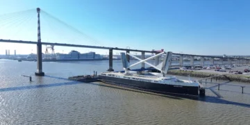 Le Neoliner Origin entre dans l’histoire en devenant le plus grand cargo à voiles