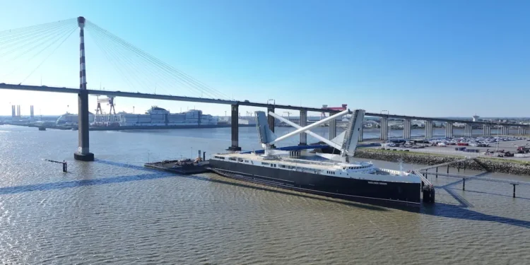 Le Neoliner Origin entre dans l’histoire en devenant le plus grand cargo à voiles