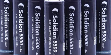 PEAK : la nouvelle batterie Solidion qui promet moins d’espace et plus d’énergie