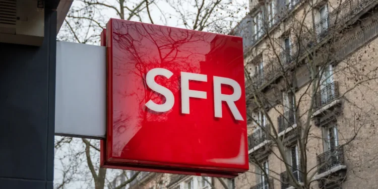 Bouygues Telecom, Free et Orange déposent une offre historique pour racheter SFR