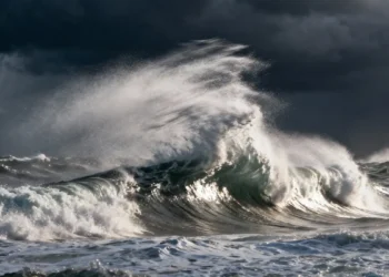 Rafales à plus de 160 km/h : la tempête Benjamin s’abat sur la France ce jeudi