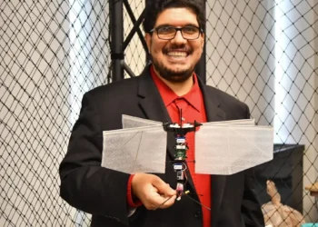 Un drone inspiré des papillons de nuit se déplace sans IA
