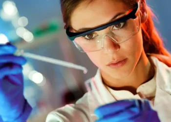 Comment débloquer la chimie 'collante' pourrait mener à des carburants meilleurs et plus propres