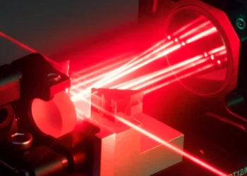 Un laser ultracompact promet 80% d'efficacité pour l'industrie, la médecine et la recherche