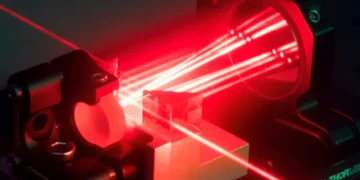 Un laser ultracompact promet 80% d'efficacité pour l'industrie, la médecine et la recherche