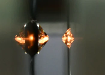 Des scientifiques créent de la glace à température ambiante sous pression, nommée Glace XXI