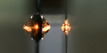 Des scientifiques créent de la glace à température ambiante sous pression, nommée Glace XXI