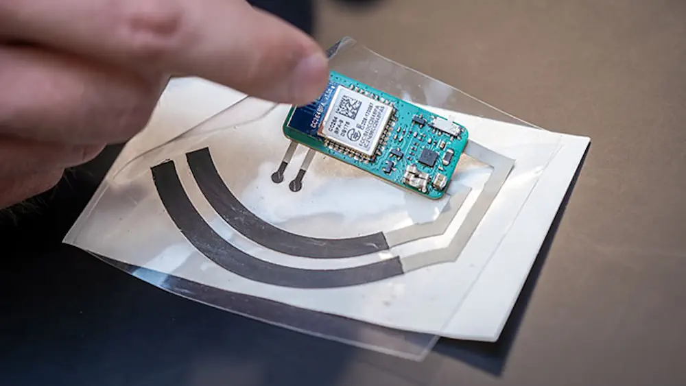 Un sticker ingénieux analyse votre taux de vitamine C simplement en saisissant votre gobelet