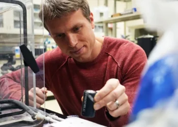 Des ingénieurs utilisent l'électricité pour faire fondre la glace sans chaleur ni produits chimiques