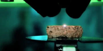 Un microscope laser français pour détecter les matériaux critiques à la vitesse de la lumière