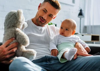 Un nouveau congé de naissance pour les parents : mode d'emploi