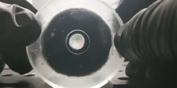 Une lentille souple inspirée de l’œil humain adapte la vision robotique à la lumière