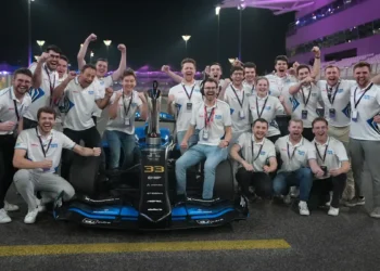 La voiture autonome allemande TUM rivalise avec les pilotes pros à plus de 250 km/h