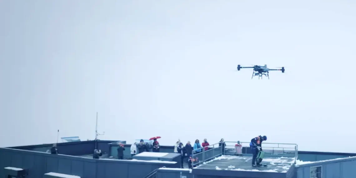 Le peloton de Gendarmerie de Haute Montagne (PGHM) de Chamonix utilise un drone pour porter secours en montagne