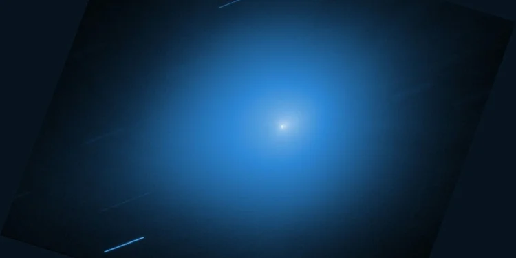 Le télescope Hubble immortalise la fuite de 3I/ATLAS, la comète interstellaire