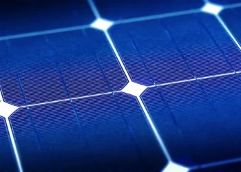 Des nanotubes de carbone rendent les panneaux solaires souples bien plus performants