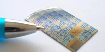 Adopter les barrières énergétiques pour améliorer la stabilité des transistors à couche mince organique