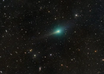 3I/ATLAS : une anti-queue de 500 000 km qui défie les modèles des astrophysiciens