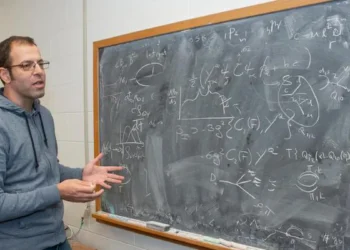 Le professeur Jure Zupan de l'université de Californie est un physicien théoricien qui étudie des sujets tels que la matière noire.