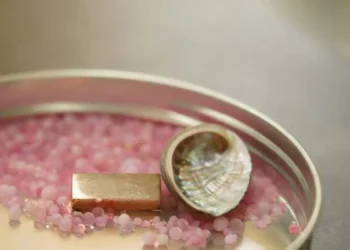 Composite de cuivre inspiré de la nacre permettant d'atteindre une dilatation thermique nulle