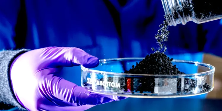 Le caoutchouc recyclé se décompose en un cocktail chimique dangereux