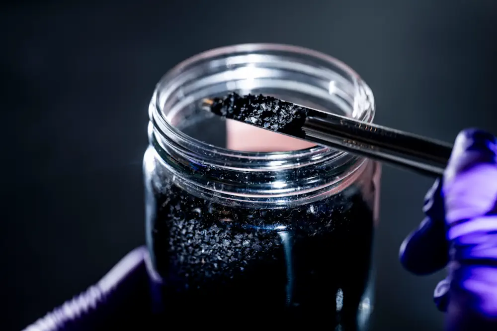 Le caoutchouc recyclé se décompose en un cocktail chimique dangereux