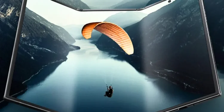 Les téléphones pliants de 10 pouces arrivent. Leur marché est-il prêt à se développer ?