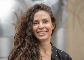 Cette professeure de Berkeley révèle le coût physique caché de notre monde numérique