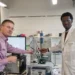 Professor Dr. Carsten Streb (l.) and Dr. Soressa Abera Chala of the Department of Chemistry at JGU who developed the new