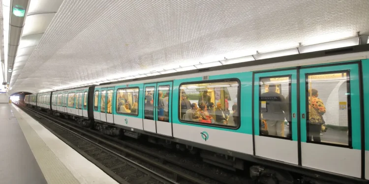 La ligne 14 du métro parisien devient l'axe le plus fréquenté d'Île-de-France