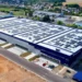 Légende : Installation solaire en toiture développée par Sunrock sur le site logistique et d’entreposage de Panattoni à Ormes (Loiret) - Crédit photo : Panattoni