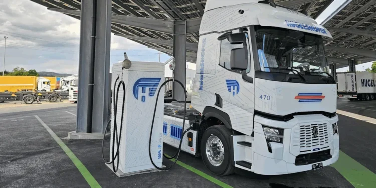 Le camion électrique suisse qui défie les limites de l'autonomie
