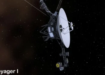 Voyager 1, la sonde légendaire, s’apprête à franchir le cap historique du jour-lumière