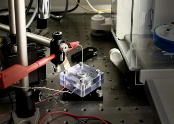 Un nanodispositif produit de l'électricité continue grâce à l'évaporation