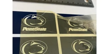 Researchers developed a polymer capacitor by combining two cheap, commercially available plastics. The new polymer capac