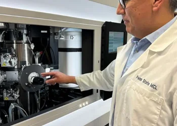 Using an advanced imaging technology, known as cryogenic electron microscopy, a team at Penn State developed a deeper un