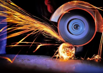 Les poussières métalliques : risques et solutions