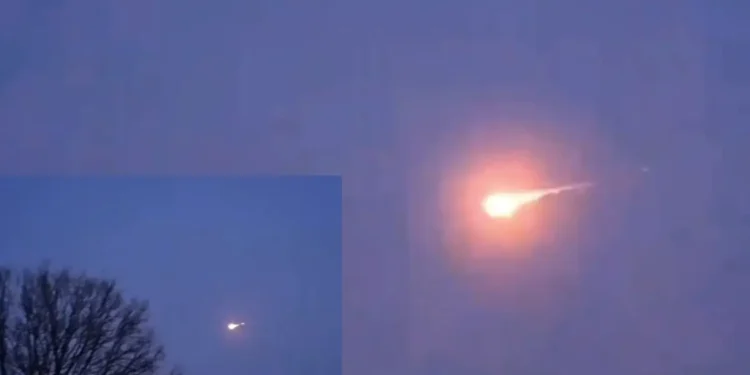 Une boule de feu spectaculaire illumine le ciel du Grand Est, suscitant une vague de témoignages