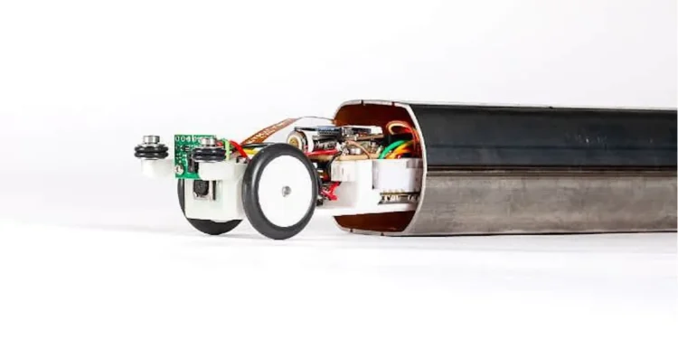 Un robot miniature inspecte les entrailles du LHC