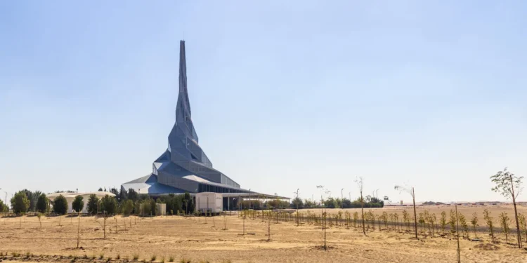 Capacité solaire des Émirats arabes unis à atteindre 32,3 GW d'ici 2035